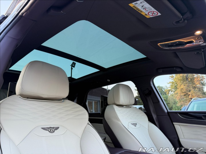 Bentley Bentayga Extended Wheelbase Azure 2024