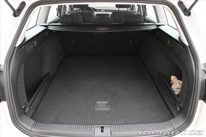 Volkswagen Passat 2,0 TDI 110 kW DSG Busine 2023