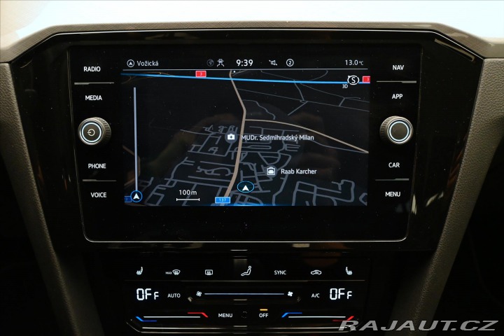 Volkswagen Passat 2,0 TDI 110 kW DSG Busine 2023