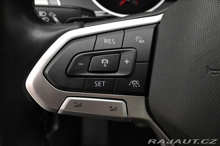 Volkswagen Passat 2,0 TDI 110 kW DSG Busine 2023