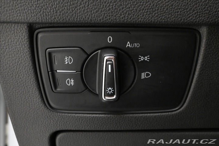 Volkswagen Passat 2,0 TDI 110 kW DSG Busine 2023