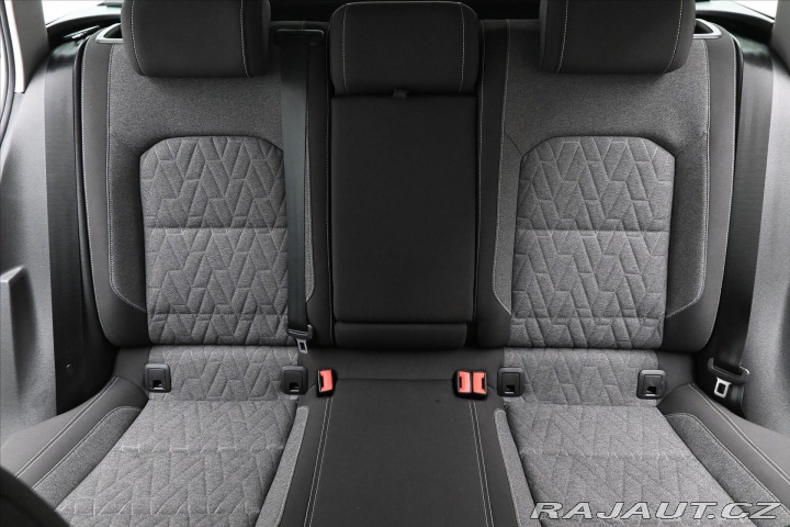 Volkswagen Passat 2,0 TDI 110 kW DSG Busine 2023