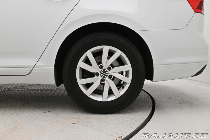 Volkswagen Passat 2,0 TDI 110 kW DSG Busine 2023