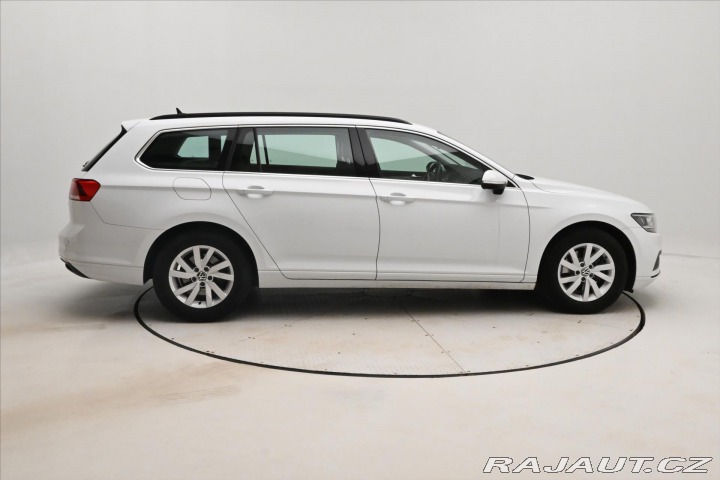 Volkswagen Passat 2,0 TDI 110 kW DSG Busine 2023