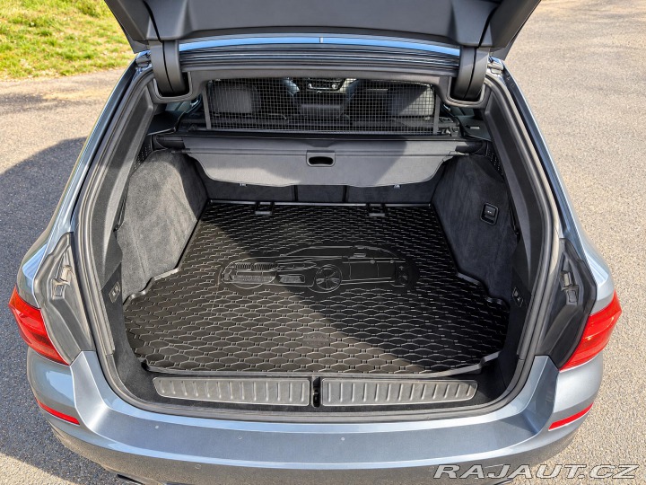 BMW 5 3,0 3.0 530d Park. Kamera 2019