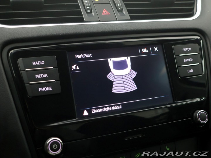 Škoda Octavia 1,6 TDI 85kW park. senzor 2017