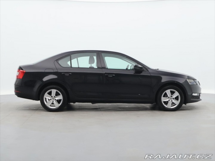Škoda Octavia 1,6 TDI 85kW park. senzor 2017