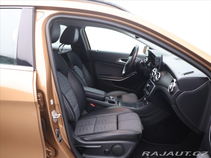Mercedes-Benz GLA 2,1 200d 100kW 4Matic CZ 2017