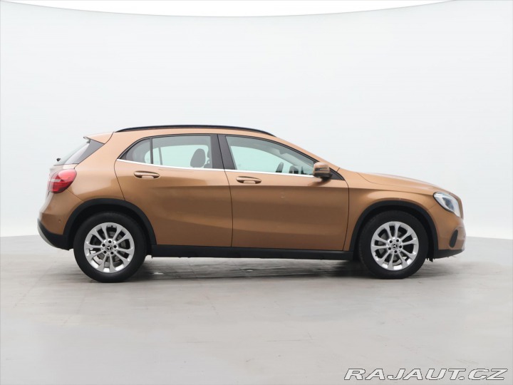 Mercedes-Benz GLA 2,1 200d 100kW 4Matic CZ 2017