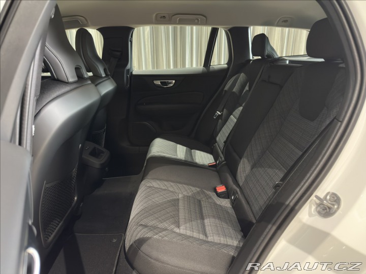 Volvo V60 2,0 B4 Core 2026