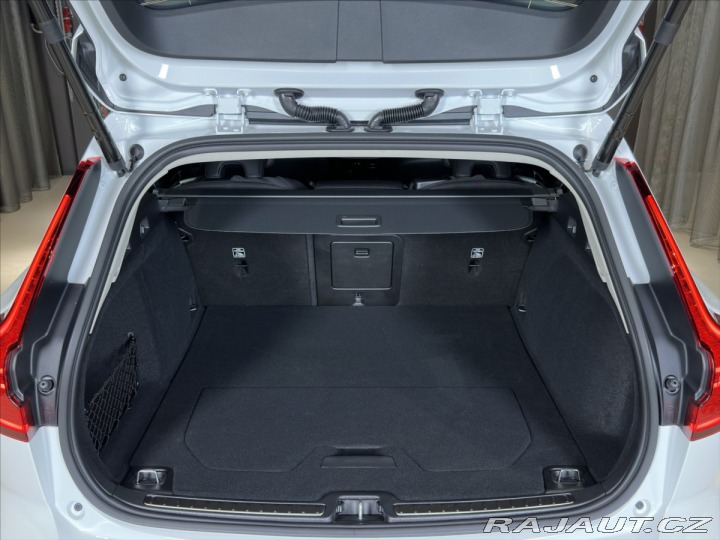 Volvo V60 2,0 B4 Core 2026