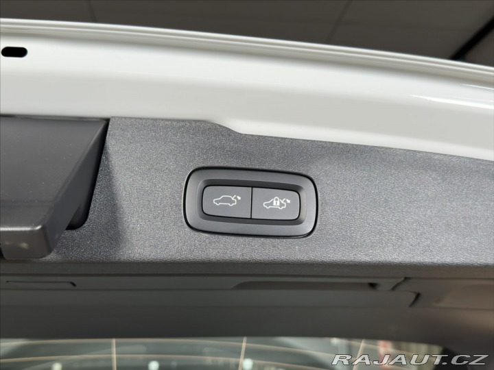 Volvo V60 2,0 B4 Core 2026