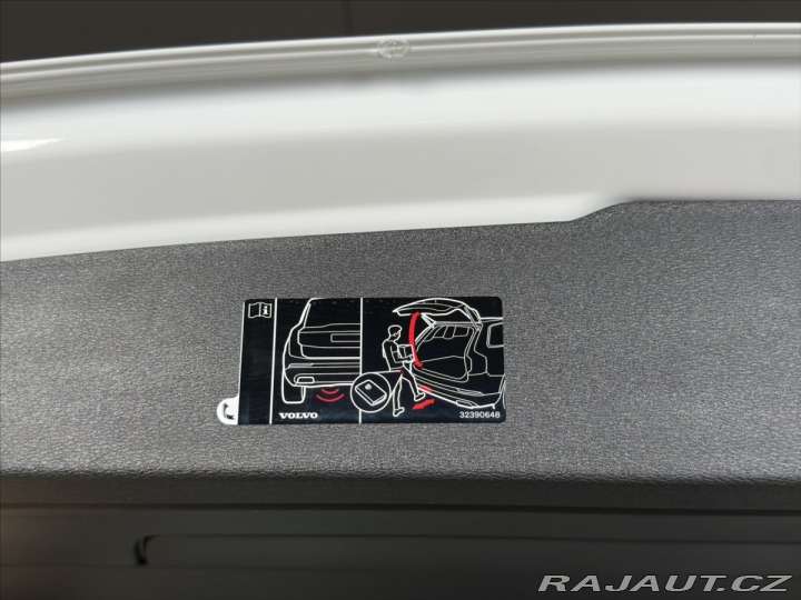Volvo V60 2,0 B4 Mild Hybrid Core 2026