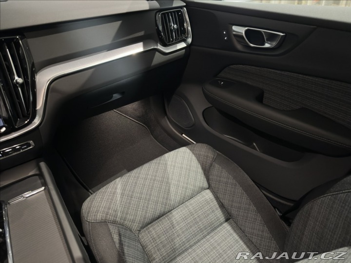 Volvo V60 2,0 B4 Core 2026
