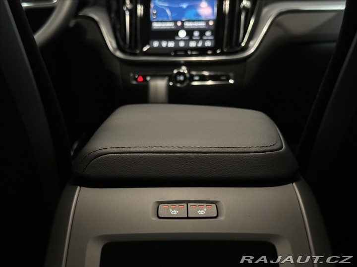 Volvo V60 2,0 B4 Mild Hybrid Core 2026
