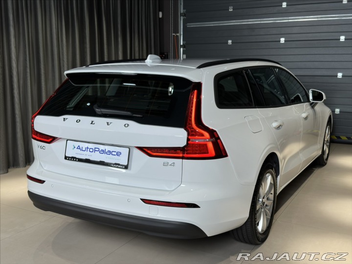Volvo V60 2,0 B4 Mild Hybrid Core 2026