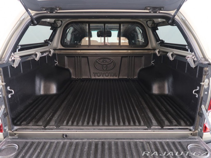 Toyota Hilux 2.8D,Invincible,4X4,CZ,1M 2021