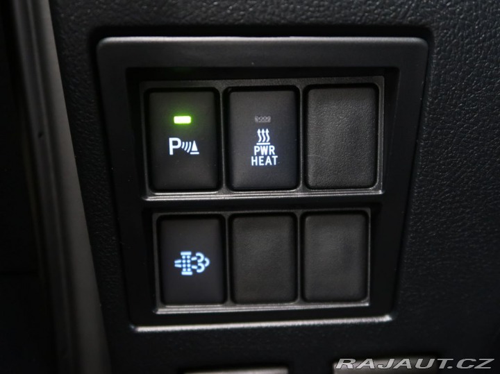 Toyota Hilux 2.8D,Invincible,4X4,CZ,1M 2021