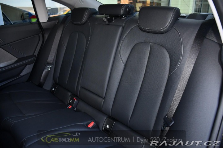 BMW 2 218i ČR 1.MAJ PANO 2025