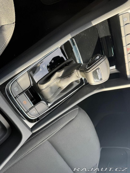 Škoda Karoq Selection 1,5TSI 110kW D 2025