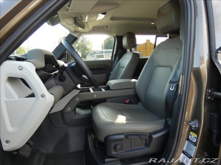 Land Rover Defender 3,0 D200 S,5let záruka,1m 2024