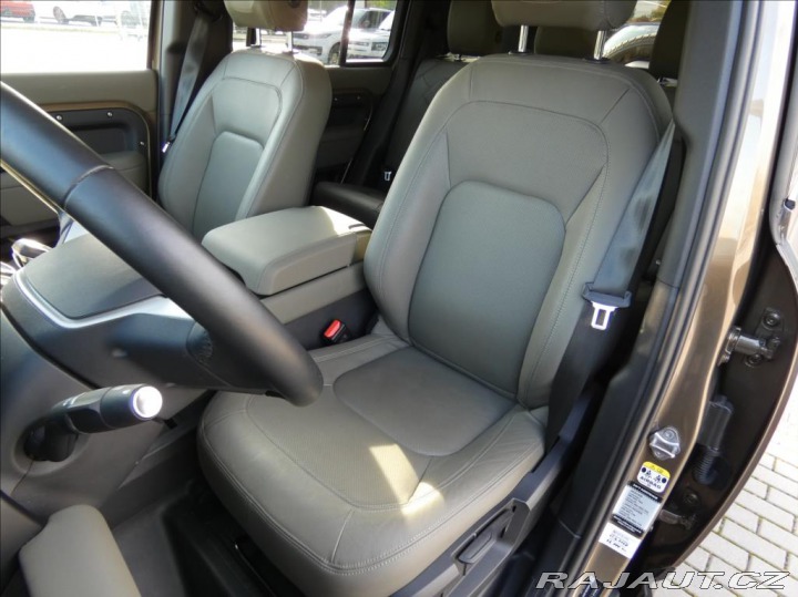 Land Rover Defender 3,0 D200 S,5let záruka,1m 2024