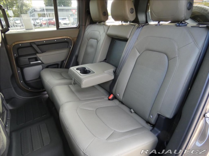 Land Rover Defender 3,0 D200 S,5let záruka,1m 2024