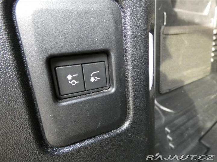 Land Rover Defender 3,0 D200 S,5let záruka,1m 2024