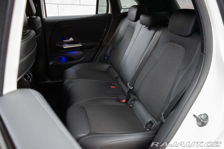 Mercedes-Benz GLA 200d 4MATIC*KEYLESS*ČR 1. 2021
