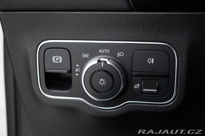 Mercedes-Benz GLA 200d 4MATIC*KEYLESS*ČR 1. 2021