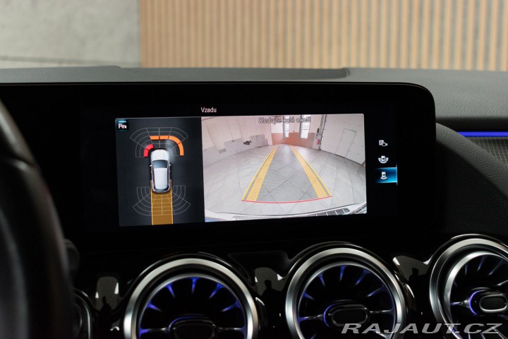 Mercedes-Benz GLA 200d 4MATIC*KEYLESS*ČR 1. 2021