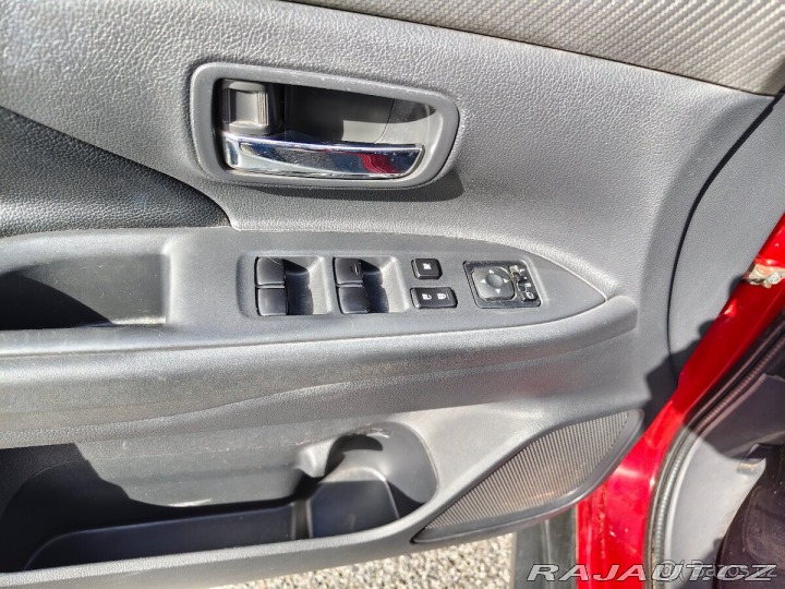 Mitsubishi Outlander 2015