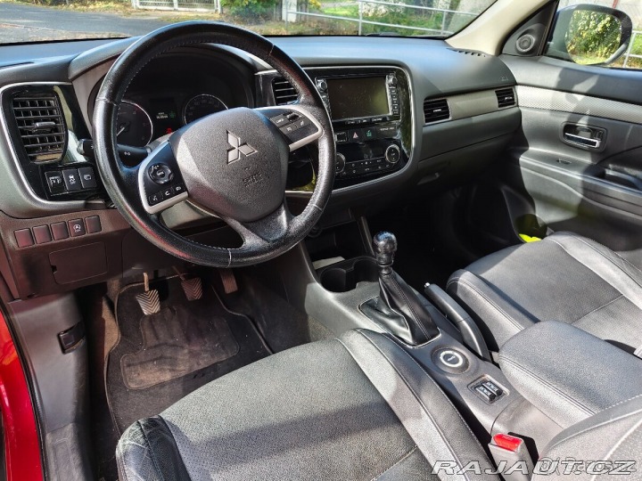 Mitsubishi Outlander 2015