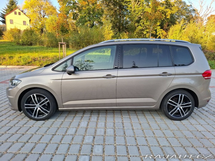 Volkswagen Touran 2,0 TDi Highline – 2017 2017