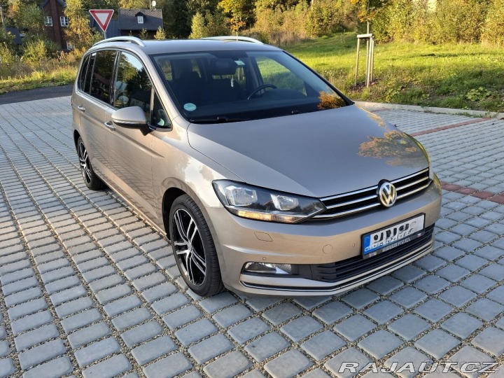 Volkswagen Touran 2,0 TDi Highline – 2017 2017