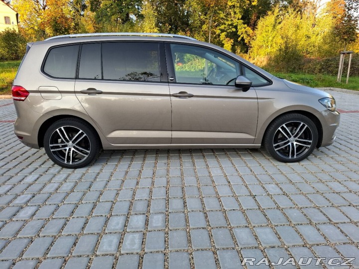 Volkswagen Touran 2,0 TDi Highline – 2017 2017