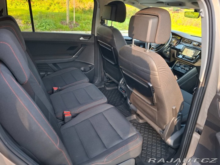 Volkswagen Touran 2,0 TDi Highline – 2017 2017