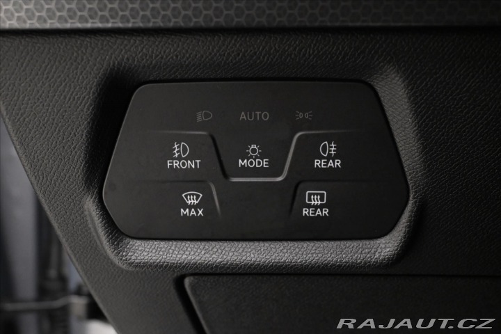 Seat Leon 2,0 TDI 110 kW STYLE Záru 2022