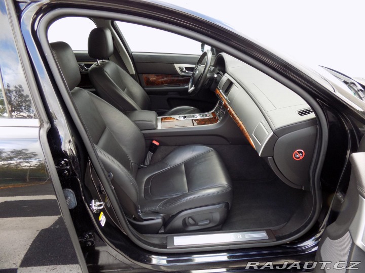 Jaguar XF 2.2d/Bi-xenon/AT/NAVI/ 2013