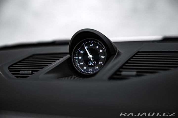 Porsche Ostatní modely Sport Chrono, výfuky, ven 2023