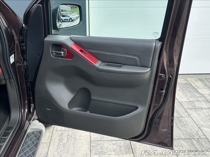 Nissan Pathfinder 3,0 DCI 231PS LE Executi 2011