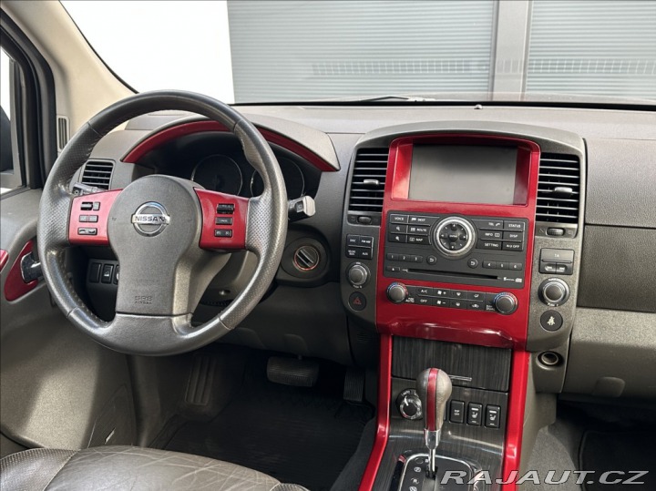 Nissan Pathfinder 3,0 DCI 231PS LE Executi 2011