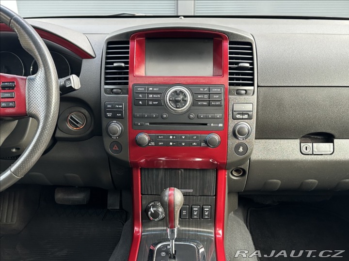 Nissan Pathfinder 3,0 DCI 231PS LE Executi 2011