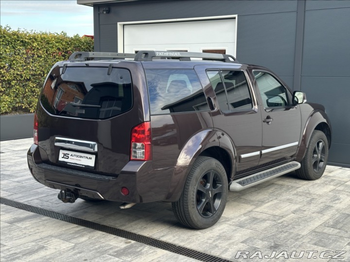 Nissan Pathfinder 3,0 DCI 231PS LE Executi 2011