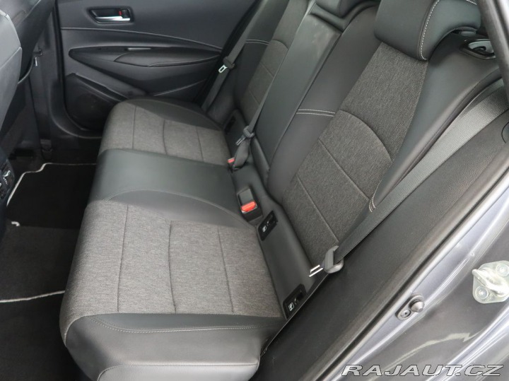 Toyota Corolla 1.8Hybrid,72KW,Style,Tažn 2024