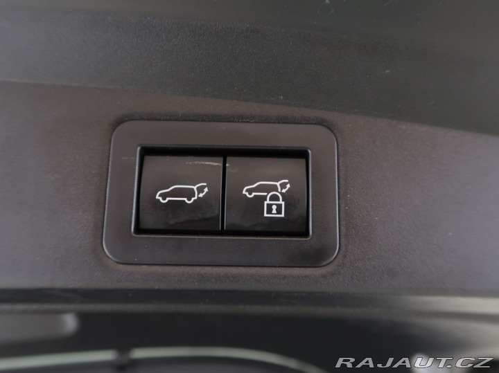 Toyota Corolla 1.8Hybrid,72KW,Style,Tažn 2024