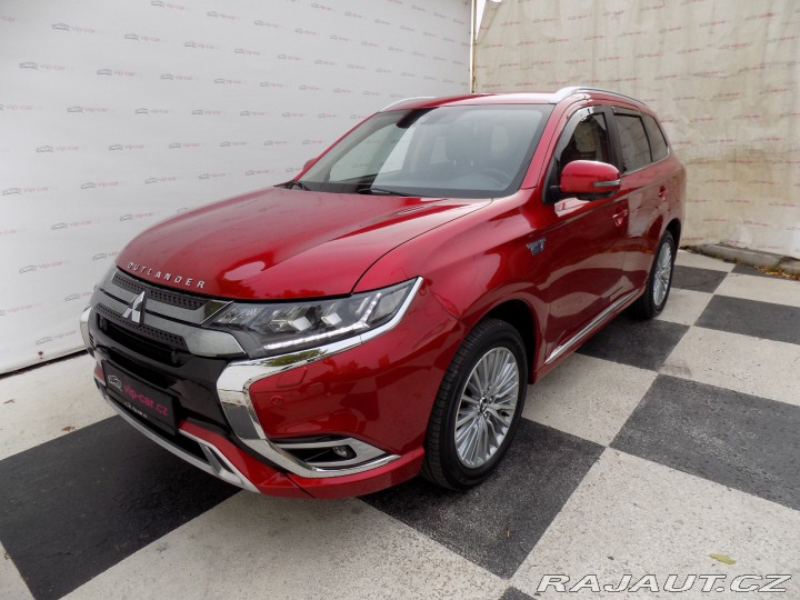 Mitsubishi Outlander 2.4 PHEV/4WD/1.Maj./LED/ 2021