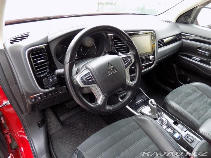 Mitsubishi Outlander 2.4 PHEV/4WD/1.Maj./LED/ 2021