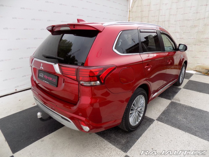 Mitsubishi Outlander 2.4 PHEV/4WD/1.Maj./LED/ 2021