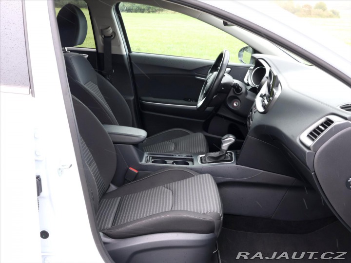 Kia Ceed 1,5 T-GDI 117kW DCT TOP D 2024
